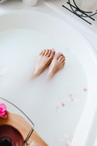 bath-foam-feet-cultureandcream-blogpost