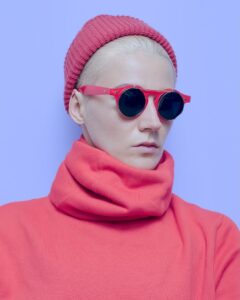 model-gesicht-mütze-brille-porzellanteint-cultureandcream-blogpost