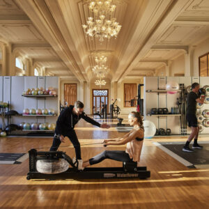 palazzo-fiuggi-italien-grandhotel-ballsaal-workout-gym-training-cultureandcream-blogpost