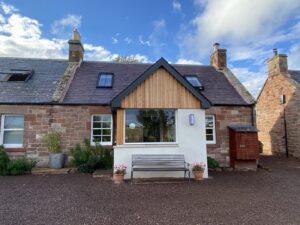 carfraefarm-schottland-scotland-cottage-outside-cultureandcream-blogpost