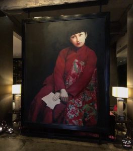 gemaelde-painting-chinese-lady-inred-hall-hotel-shanghai-mansion-bangkok-cultureandcream-blogpost