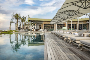 como-beach-club-pool-bali-cultureandcream-blogpost