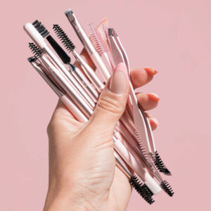 Real-Techniques-Brow-Collection-hand-handfull-long-nails-pink-cultureandcream-blogpost