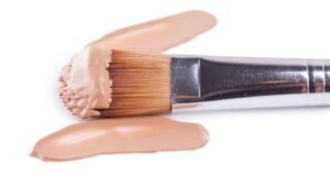 concealer-abdeckcreme-fluesig-liquid-pinsel-brush-make-uo-cultureandcream-blogpost