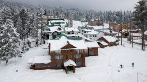 gulmarg-india-ski-destination-village-cultureandcream-blogpost