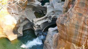 blyde-canyon-south-africa-rough-white-water-wildwasser-cultureandcream-blogpost