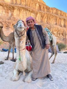 beduine-camel-desert-people-sand-desert-cultureandcream-blogpost
